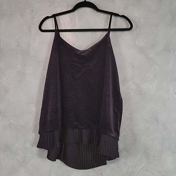 Velvet and pleated tank - Picture 1 of 4